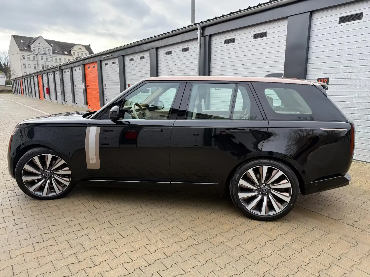 Land Rover Range Rover SV P615 MY26