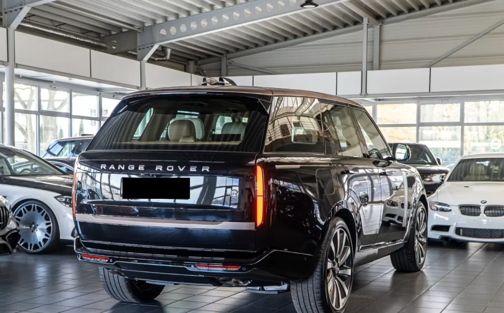 Land Rover Range Rover SV P615 Masaj Divertisment Pano