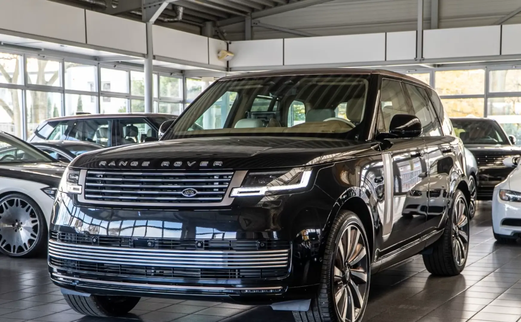 Land Rover Range Rover SV P615 Masaj Divertisment Pano