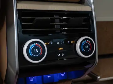 Land Rover Range Rover SV P615 Masaj Divertisment Pano