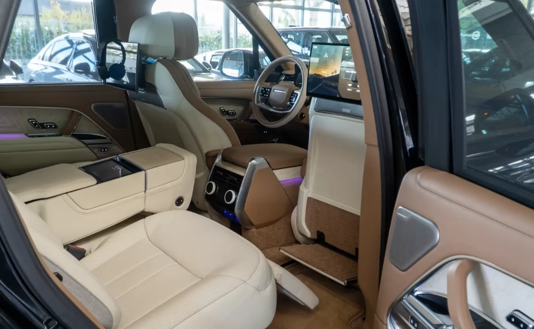 Land Rover Range Rover SV P615 Masaj Divertisment Pano