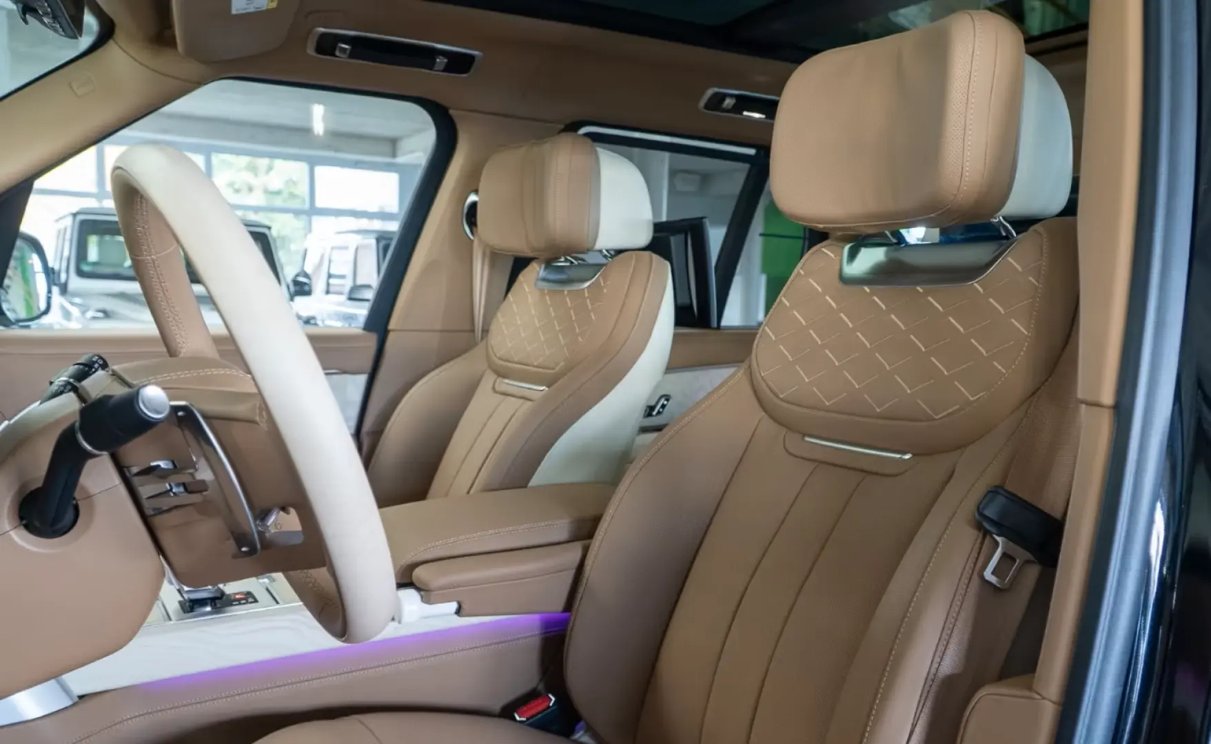 Land Rover Range Rover SV P615 Masaj Divertisment Pano