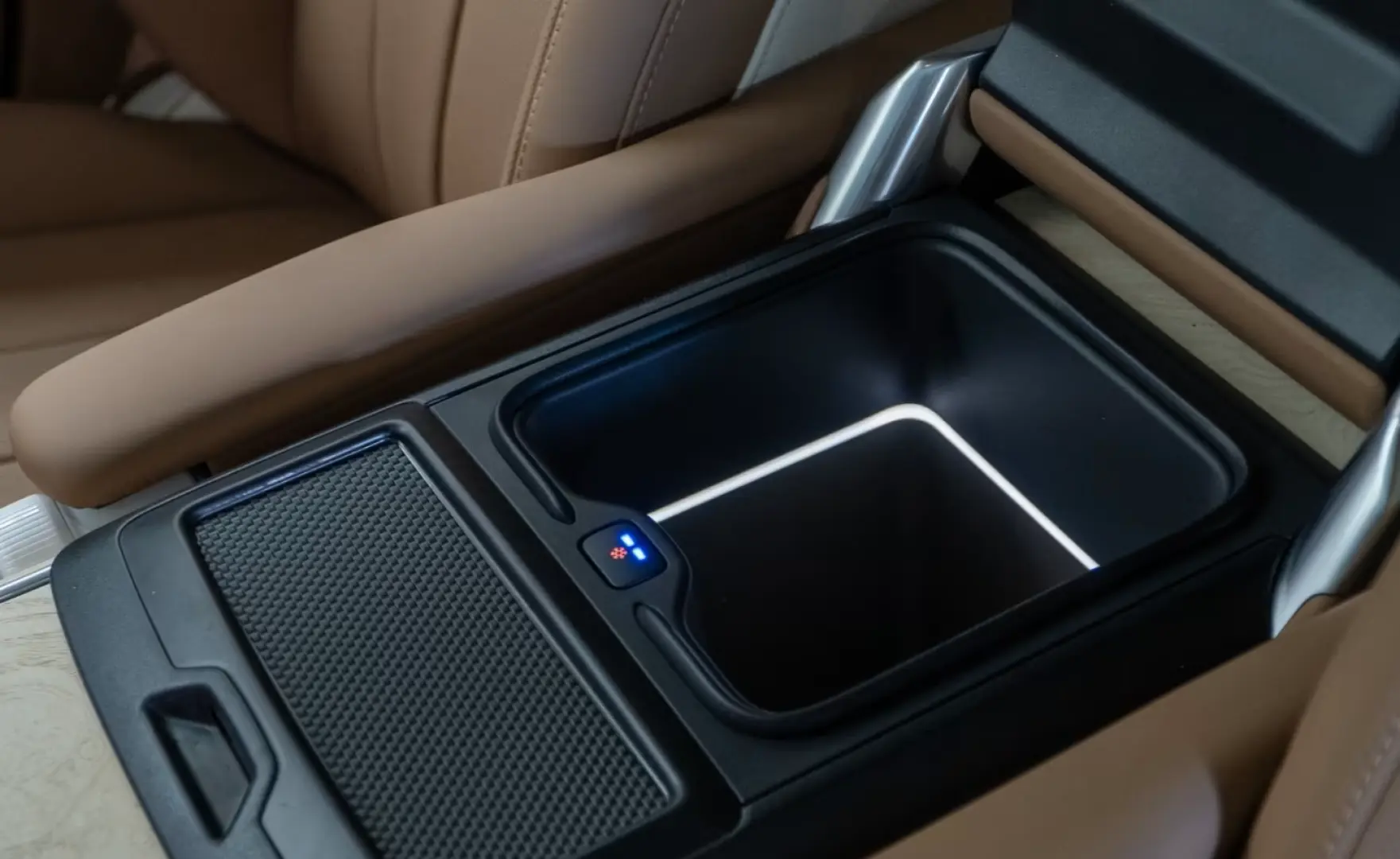 Land Rover Range Rover SV P615 Masaj Divertisment Pano