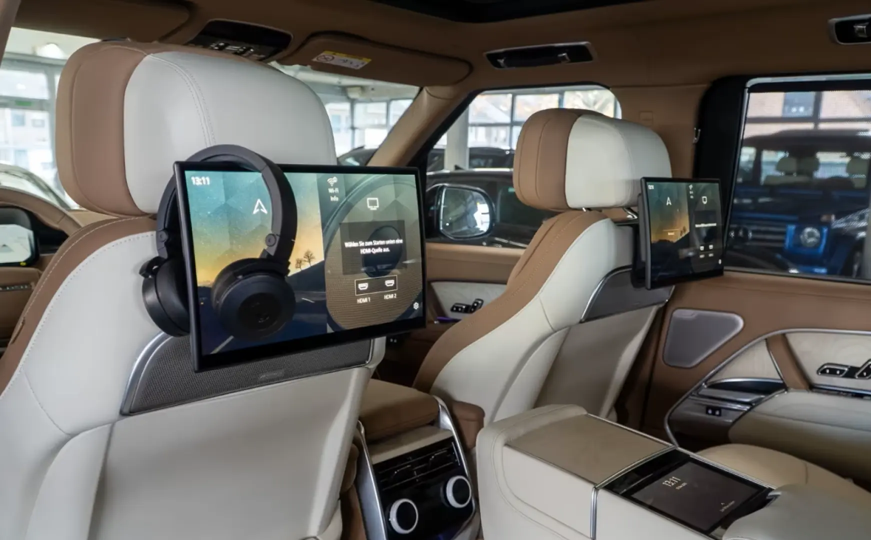 Land Rover Range Rover SV P615 Masaj Divertisment Pano