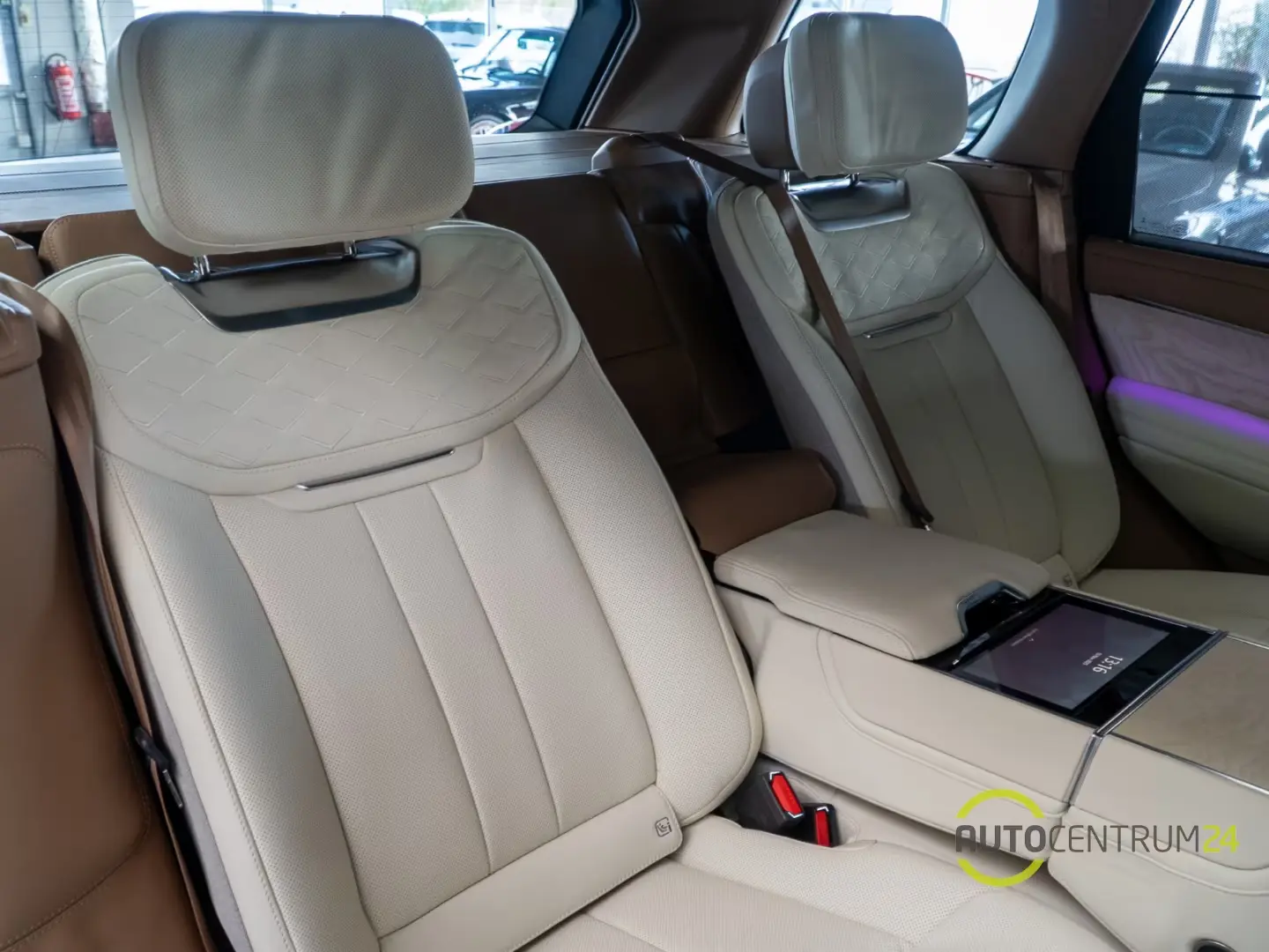 Land Rover Range Rover SV P615 Masaj Divertisment Pano