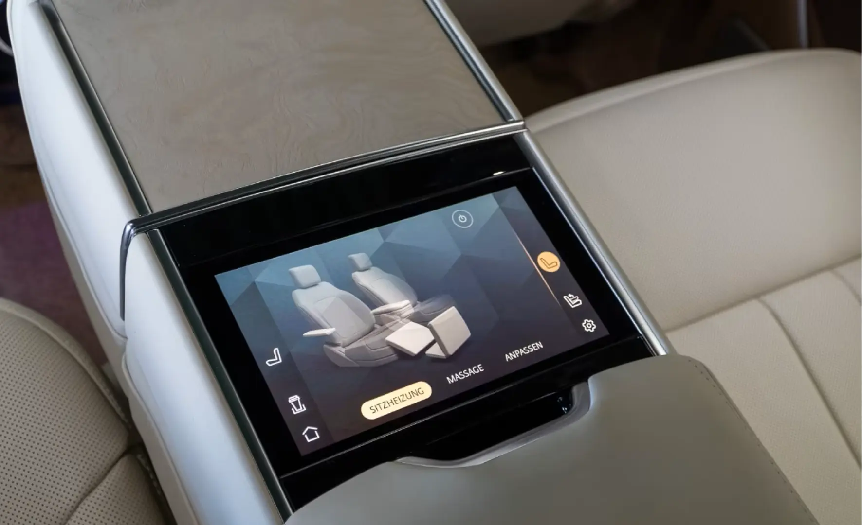 Land Rover Range Rover SV P615 Masaj Divertisment Pano