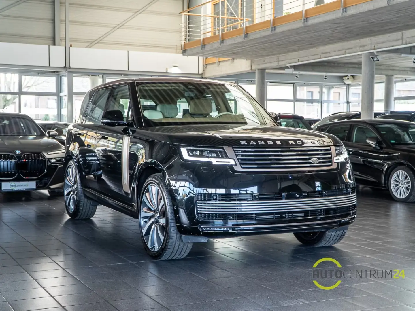 Land Rover Range Rover SV P615 Masaj Divertisment Pano