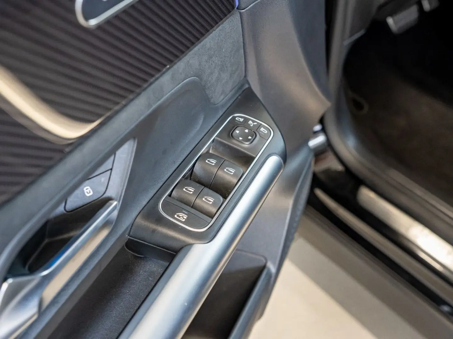 GLA 200 AMG Sport Advanced  AHK Distr. LED Navi