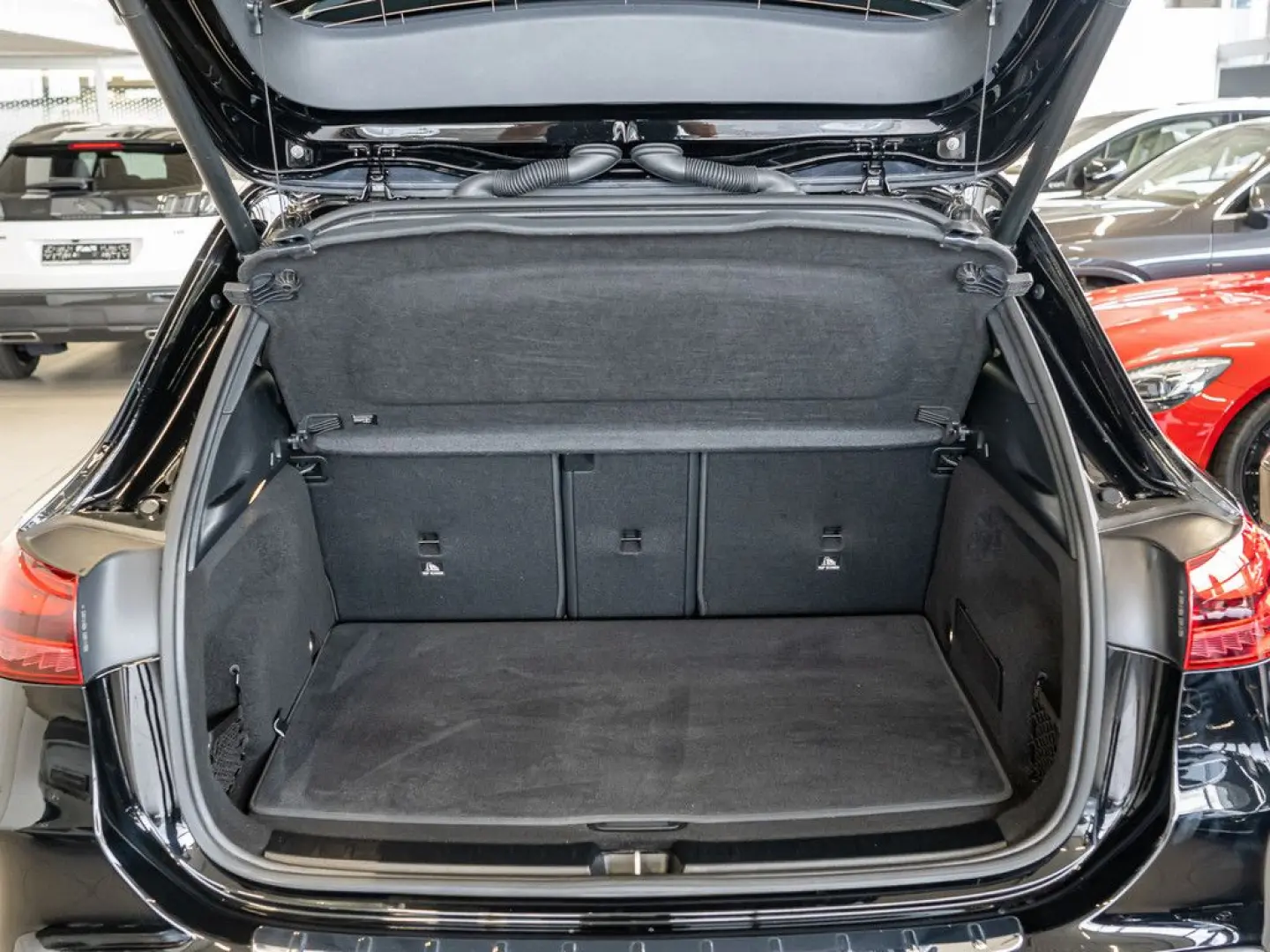 GLA 200 AMG Sport Advanced  AHK Distr. LED Navi