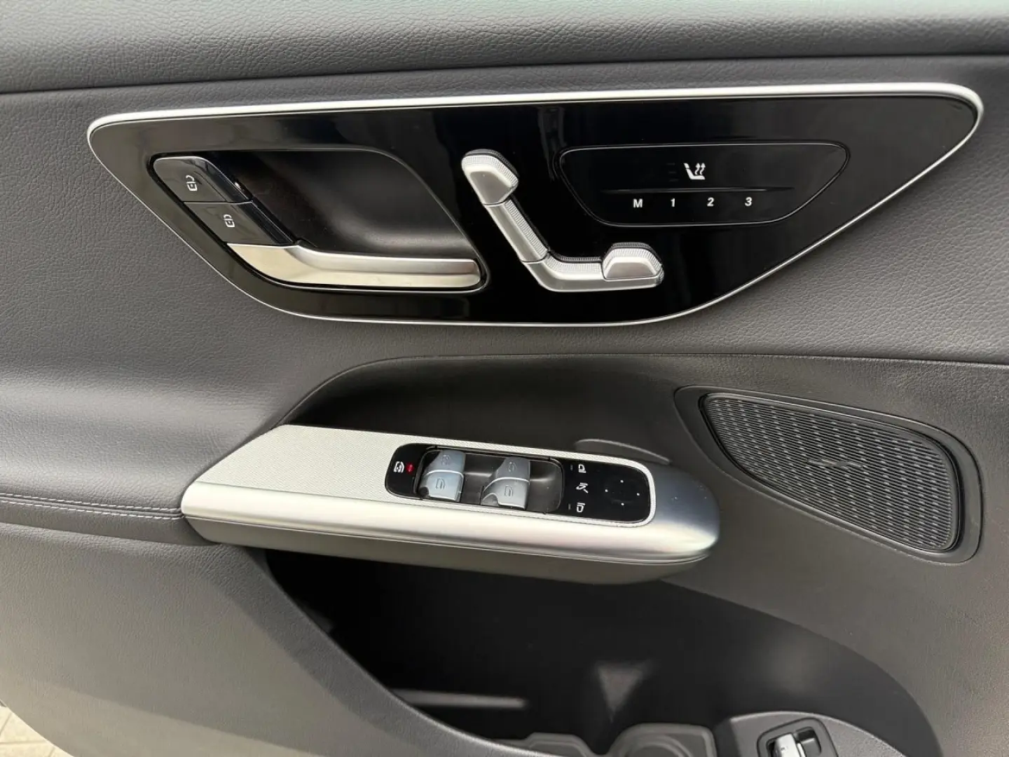 GLC 300 e 4M AHK DIGITALLIGHT KEYLESS MEMORY