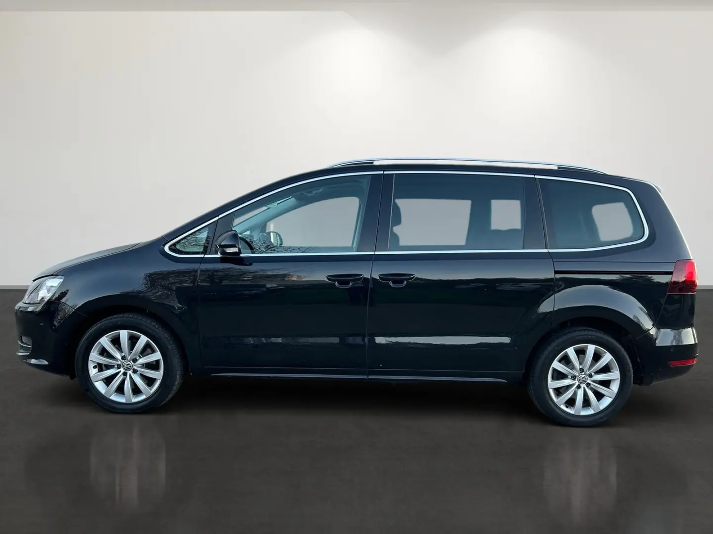 Sharan 2.0 TDI Highline  PANO KAMERA NAVI SITZH