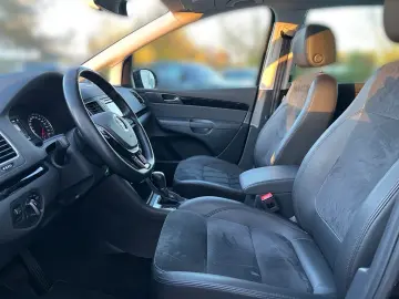 Sharan 2.0 TDI Highline  PANO KAMERA NAVI SITZH