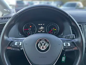 Sharan 2.0 TDI Highline  PANO KAMERA NAVI SITZH