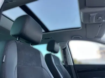Sharan 2.0 TDI Highline  PANO KAMERA NAVI SITZH
