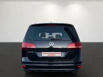 Sharan 2.0 TDI Highline  PANO KAMERA NAVI SITZH