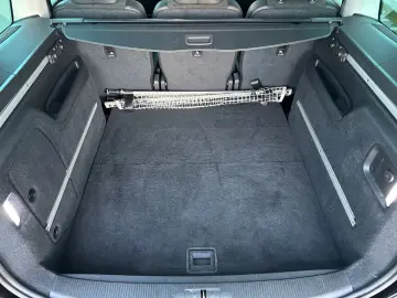 Sharan 2.0 TDI Highline  PANO KAMERA NAVI SITZH