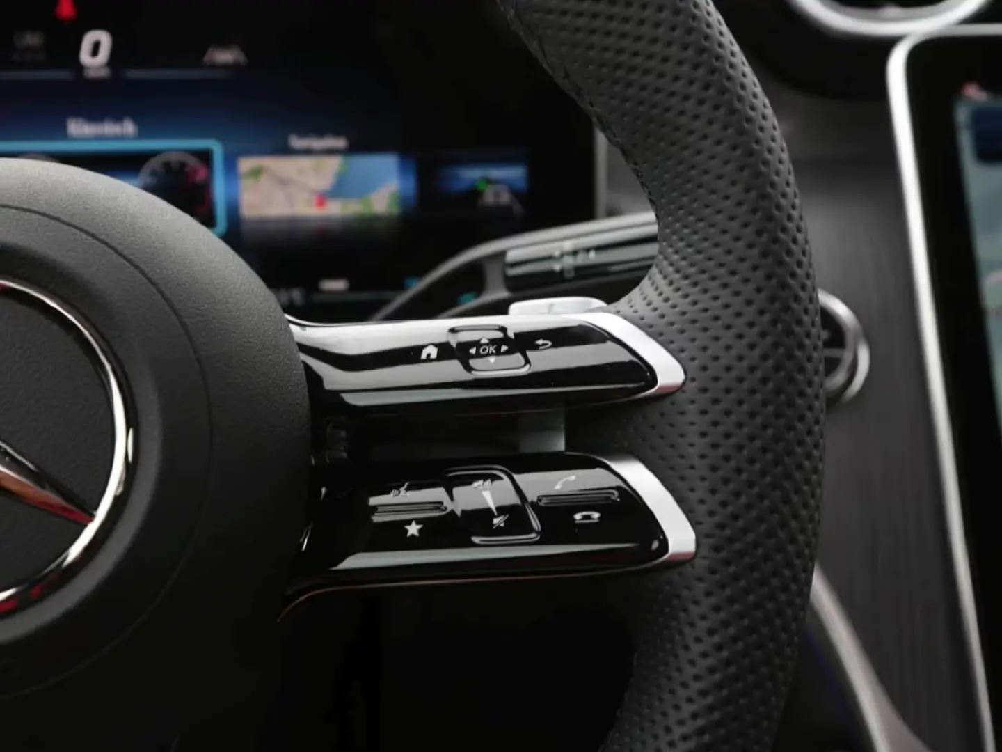 Mercedes-Benz GLC 220 d 4MATIC AMG MBUX Navi MBUX