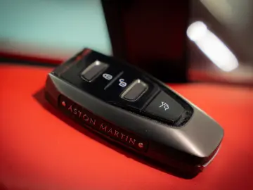 Aston Martin DBX707   4.0 V8 Twin Turbo   707 CP   Carbon