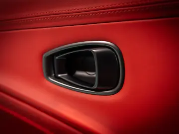 Aston Martin DBX707   4.0 V8 Twin Turbo   707 CP   Carbon