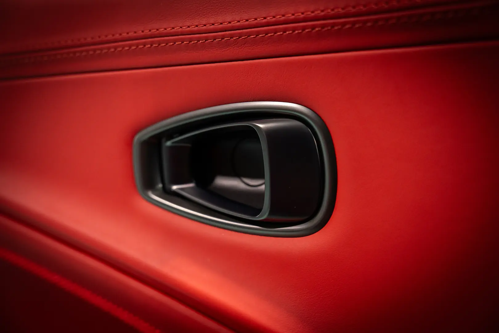 Aston Martin DBX707   4.0 V8 Twin Turbo   707 CP   Carbon