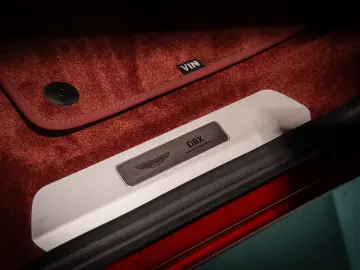 Aston Martin DBX707   4.0 V8 Twin Turbo   707 CP   Carbon