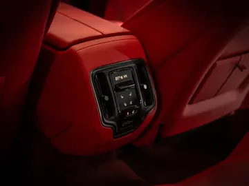 Aston Martin DBX707   4.0 V8 Twin Turbo   707 CP   Carbon