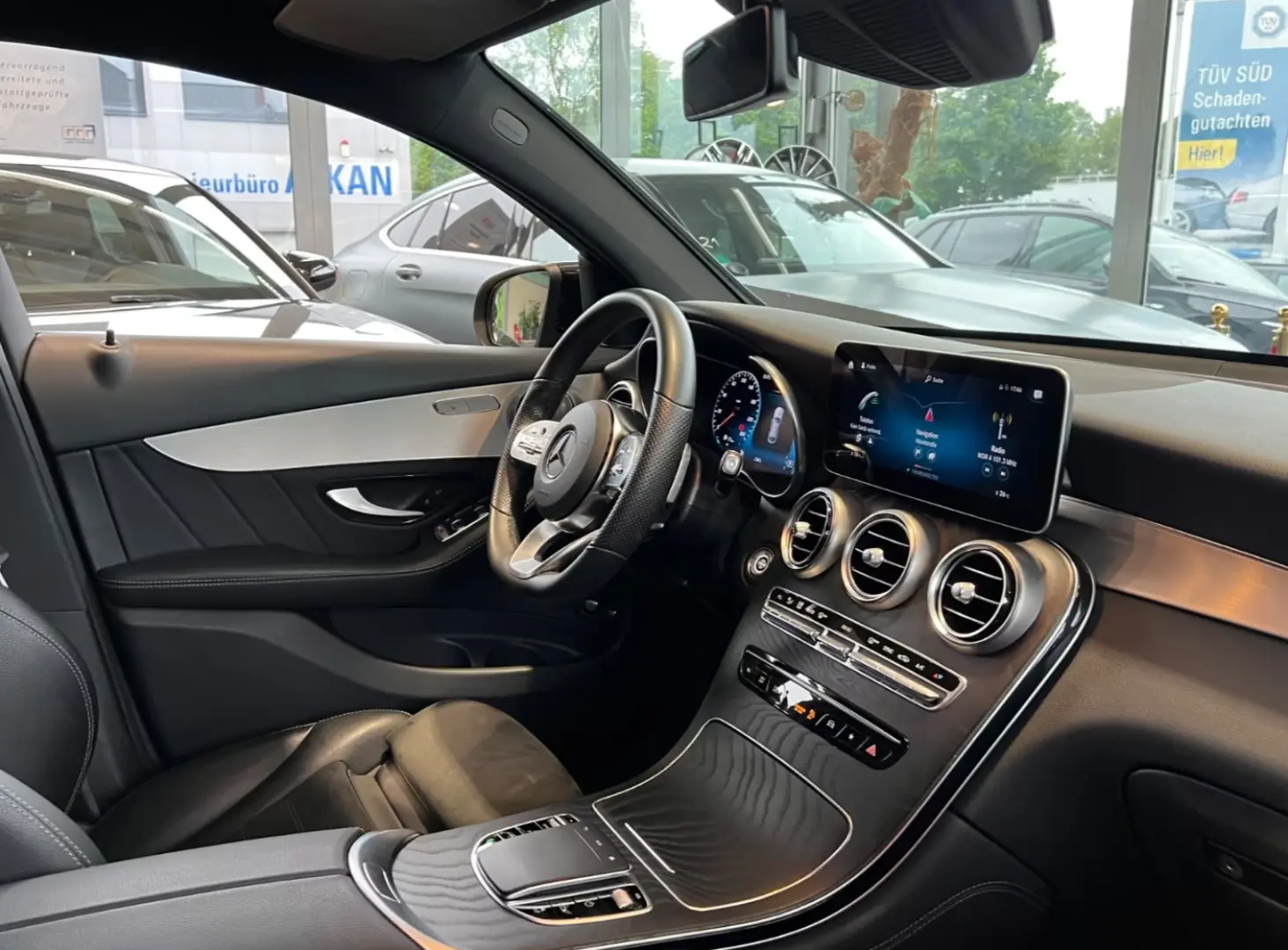 Mercedes-Benz GLC 200 4Matic AMG-LINE NIGHT WIDESCREEN