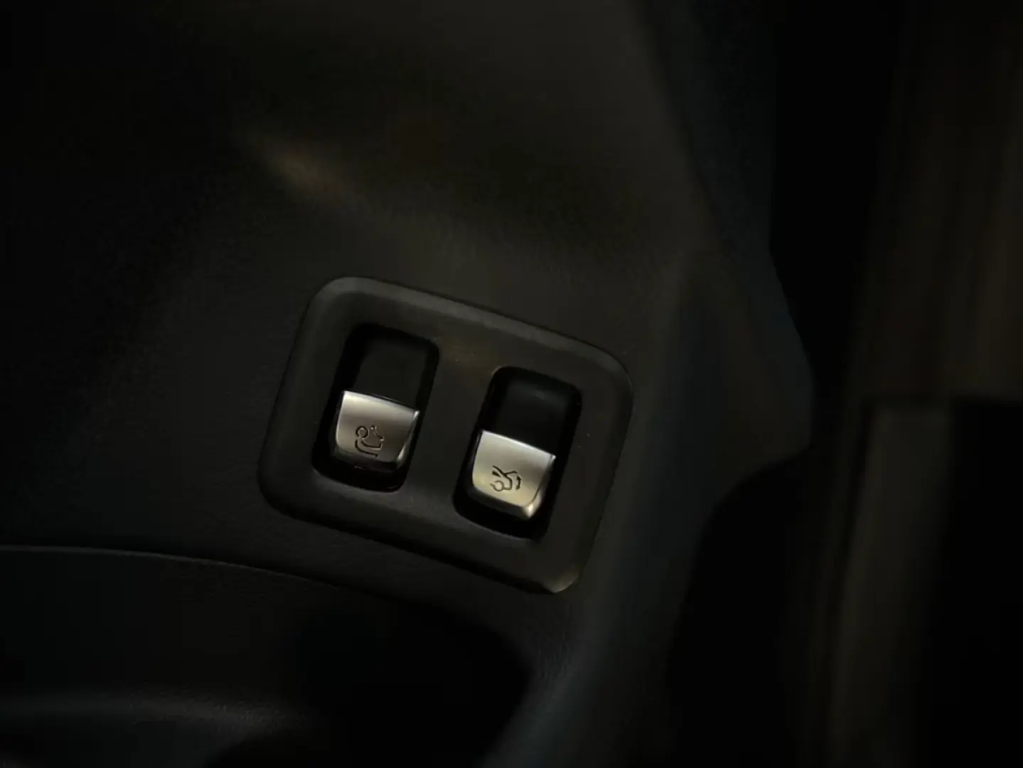 Mercedes-Benz GLC 200 4Matic AMG-LINE NIGHT WIDESCREEN