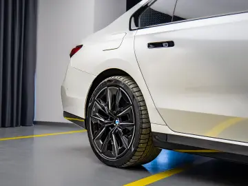 BMW 740d xDrive CESIUNE