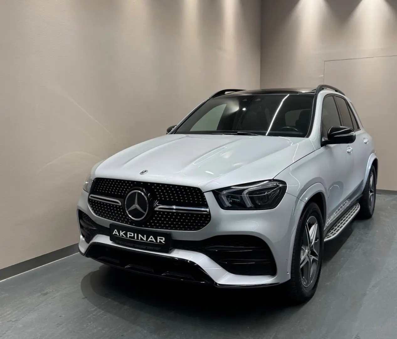 GLE400 d 4M  AMG LINE NIGHT PANO AHK STANDHZ