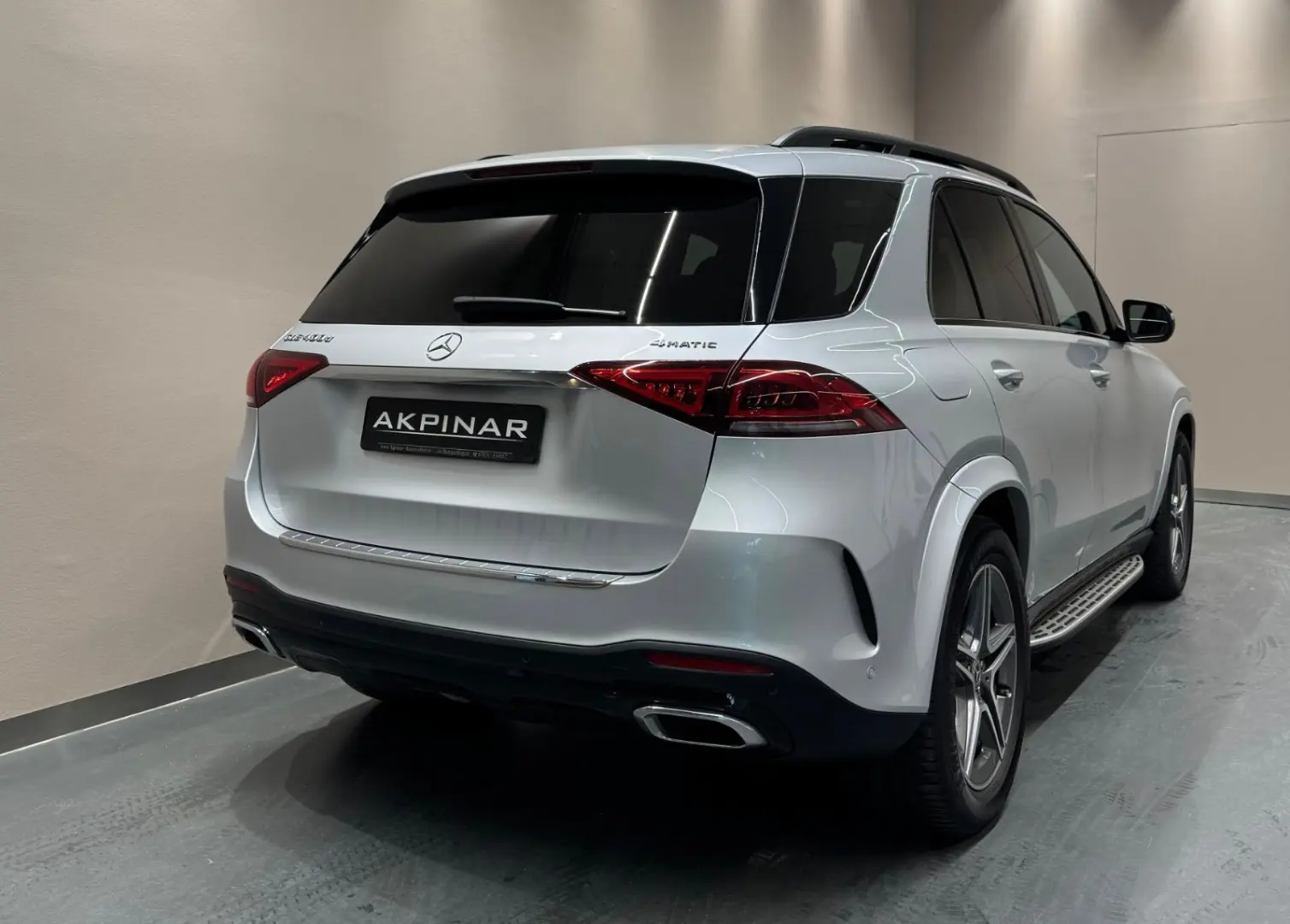 GLE400 d 4M  AMG LINE NIGHT PANO AHK STANDHZ