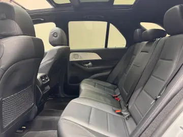 GLE400 d 4M  AMG LINE NIGHT PANO AHK STANDHZ