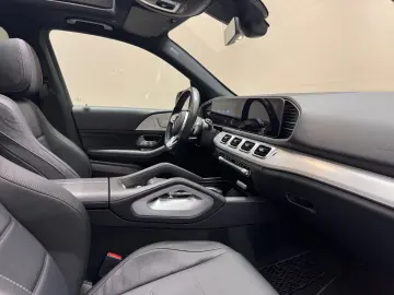 GLE400 d 4M  AMG LINE NIGHT PANO AHK STANDHZ