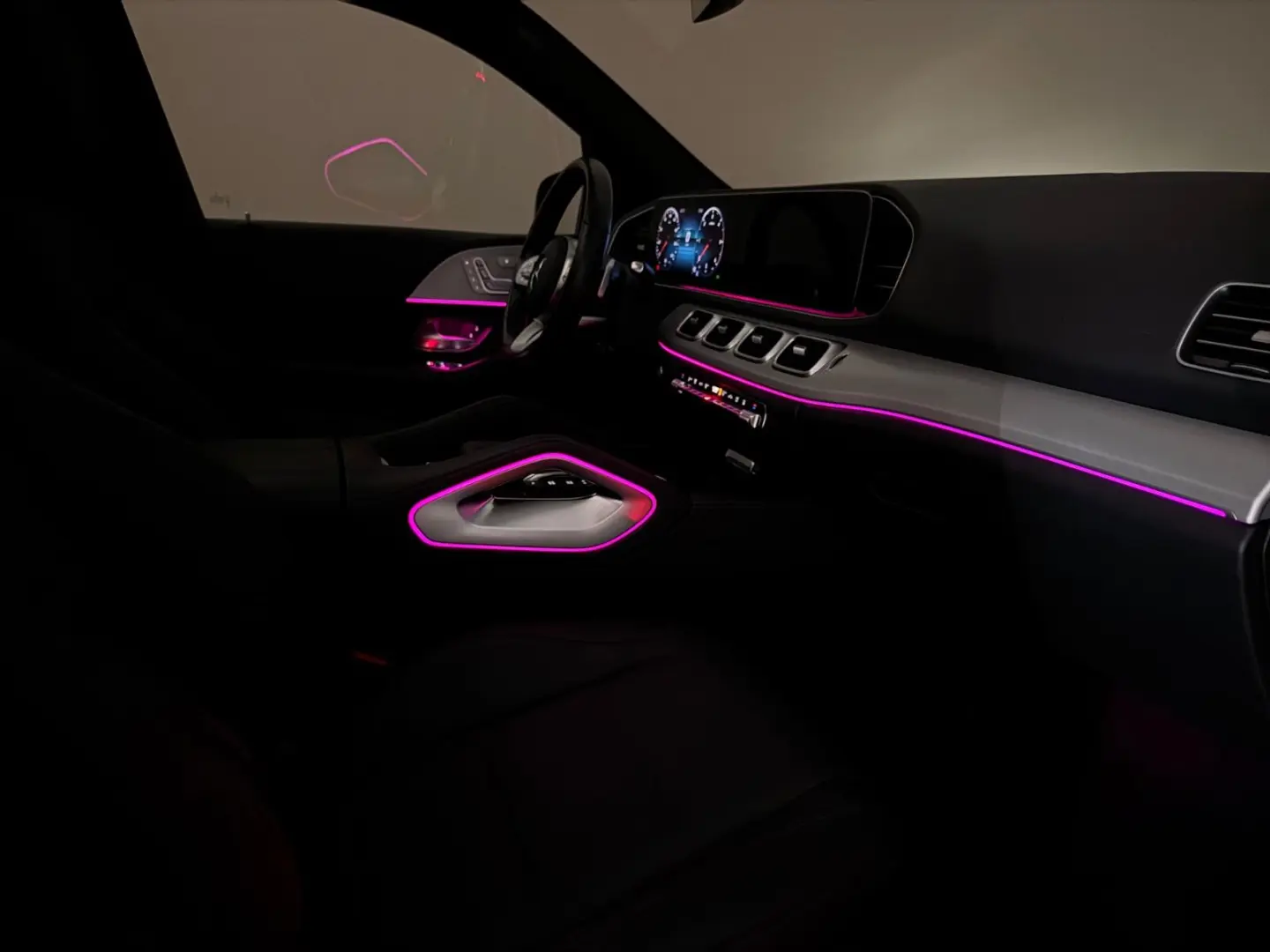 GLE400 d 4M  AMG LINE NIGHT PANO AHK STANDHZ