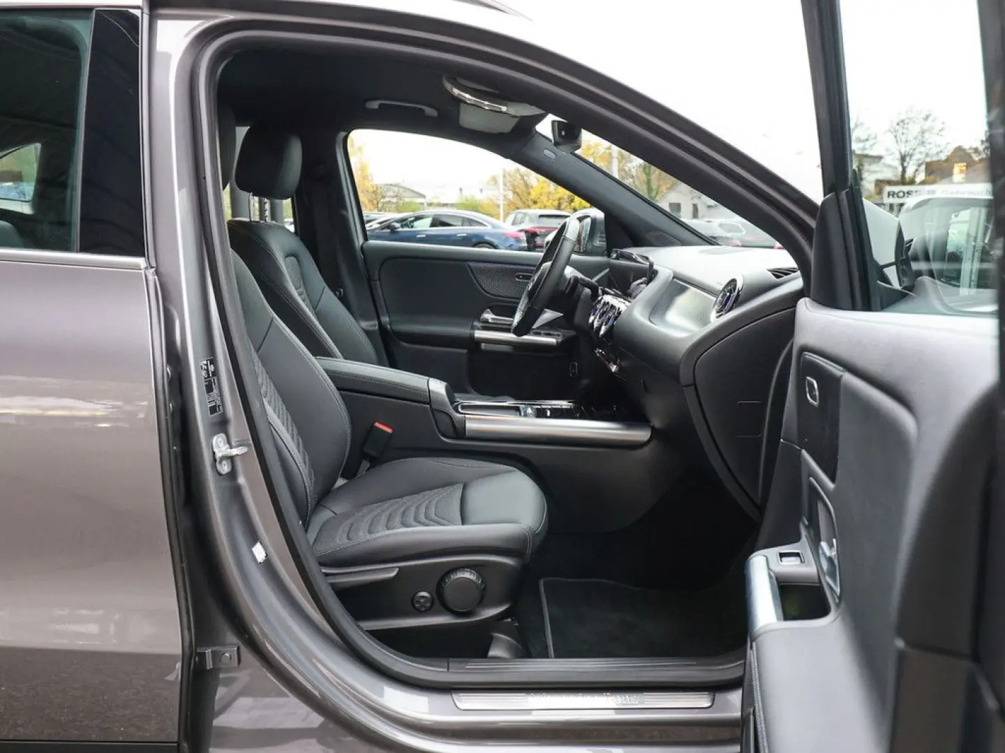 GLA 180 Edition Progressive AHK Distr. LED Navi