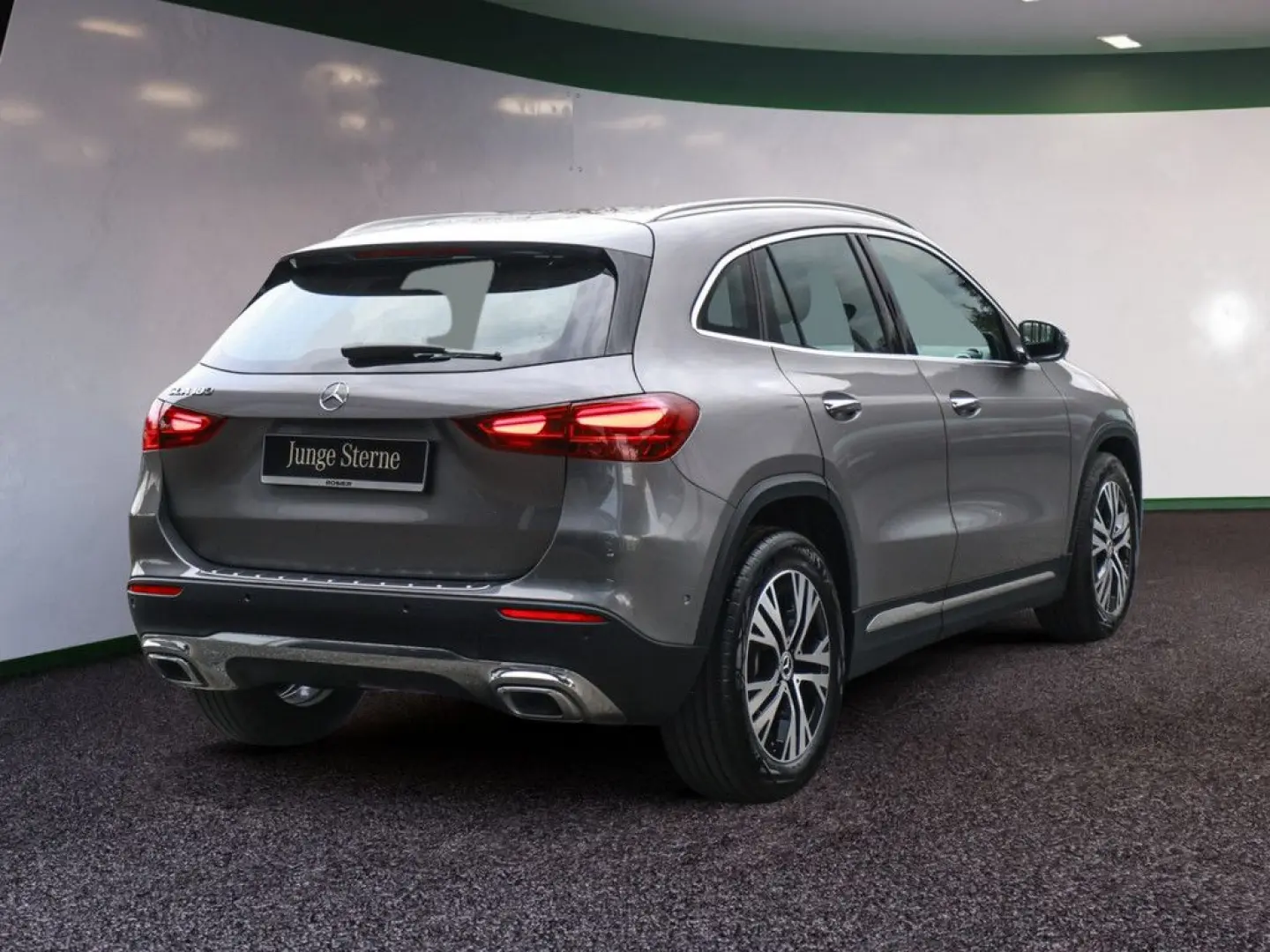 GLA 180 Edition Progressive AHK Distr. LED Navi