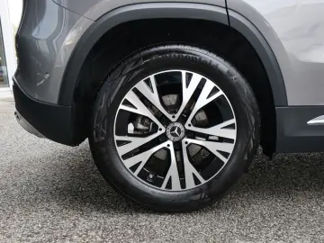 GLA 180 Edition Progressive AHK Distr. LED Navi