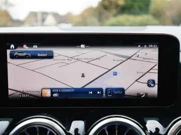 GLA 180 Edition Progressive AHK Distr. LED Navi