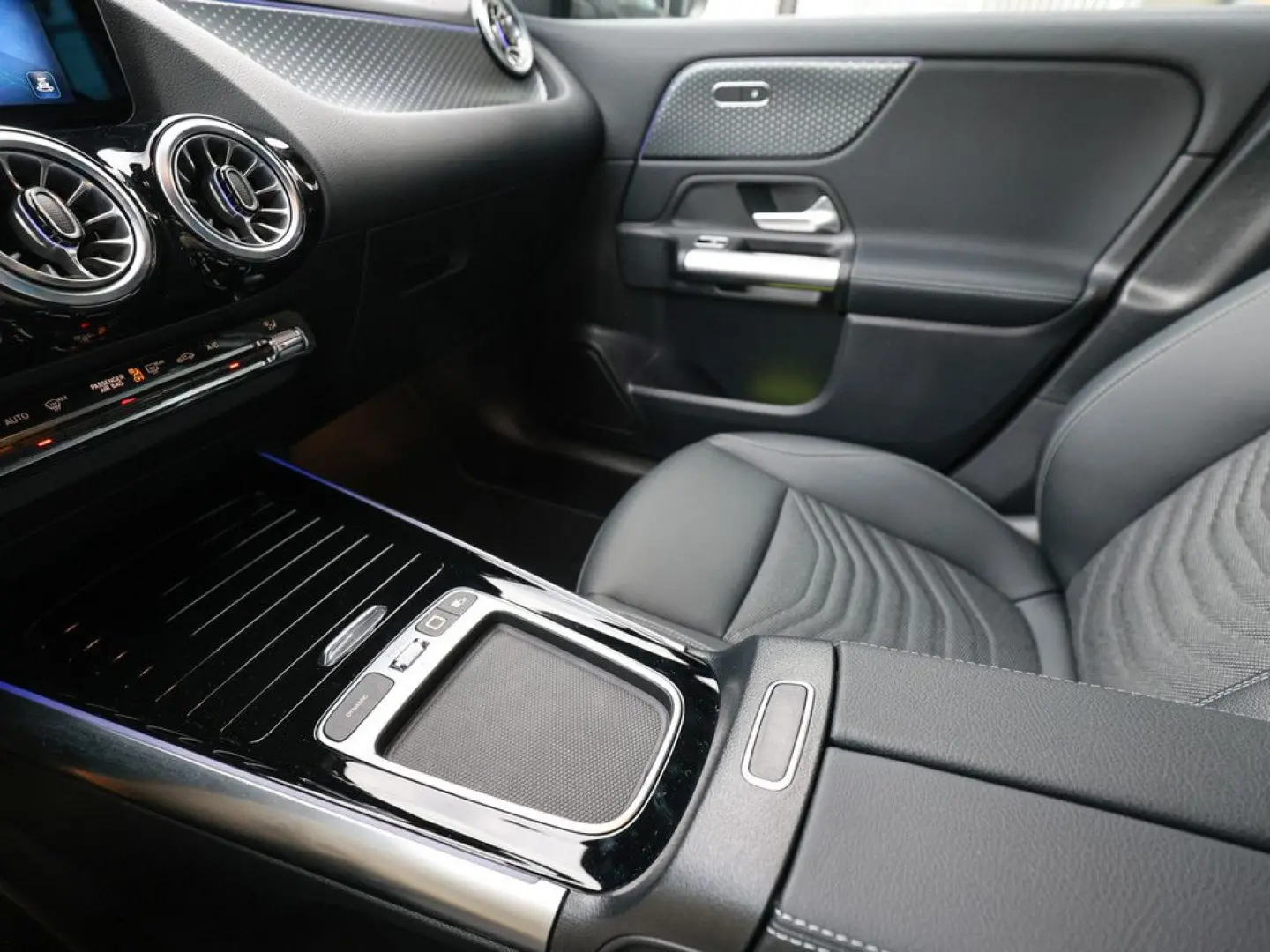 GLA 180 Edition Progressive AHK Distr. LED Navi