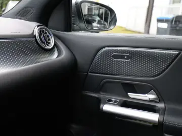 GLA 180 Edition Progressive AHK Distr. LED Navi