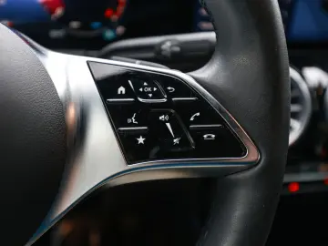 GLA 180 Edition Progressive AHK Distr. LED Navi