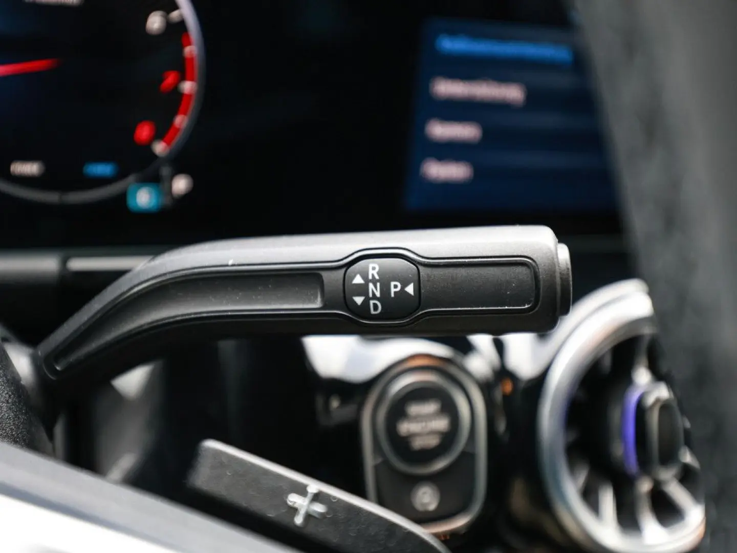 GLA 180 Edition Progressive AHK Distr. LED Navi