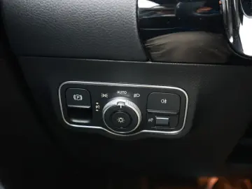 GLA 180 Edition Progressive AHK Distr. LED Navi