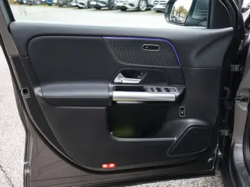 GLA 180 Edition Progressive AHK Distr. LED Navi