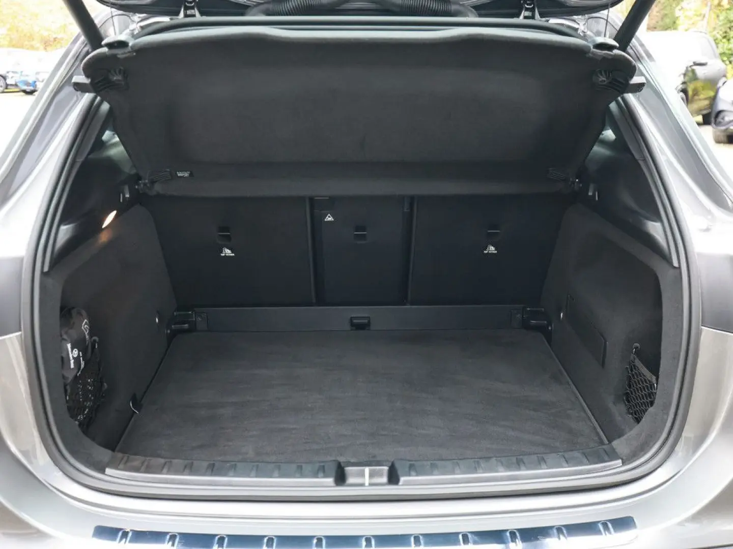 GLA 180 Edition Progressive AHK Distr. LED Navi