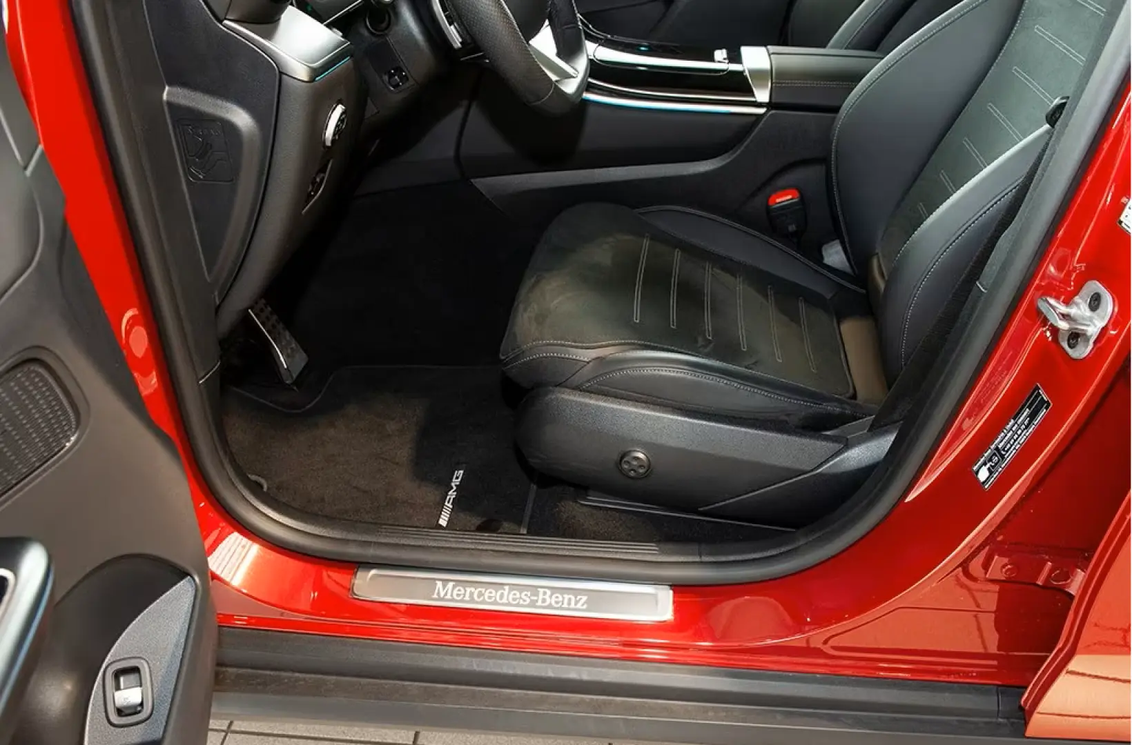 Mercedes-Benz GLC 200 4M AMG PANO KEYLESS