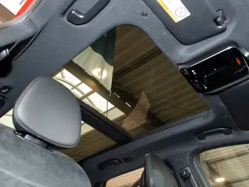 Mercedes-Benz GLC 200 4M AMG PANO KEYLESS