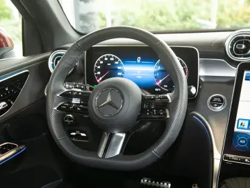 Mercedes-Benz GLC 200 4M AMG PANO KEYLESS