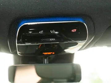 Mercedes-Benz GLC 200 4M AMG PANO KEYLESS