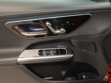 Mercedes-Benz GLC 200 4M AMG PANO KEYLESS